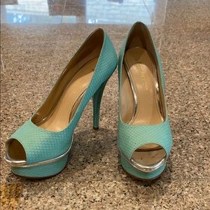 Turquoise Enzo Angiolini heels